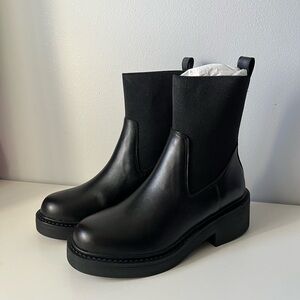 Blondo Frankie Waterproof Chelsea Boot NWT